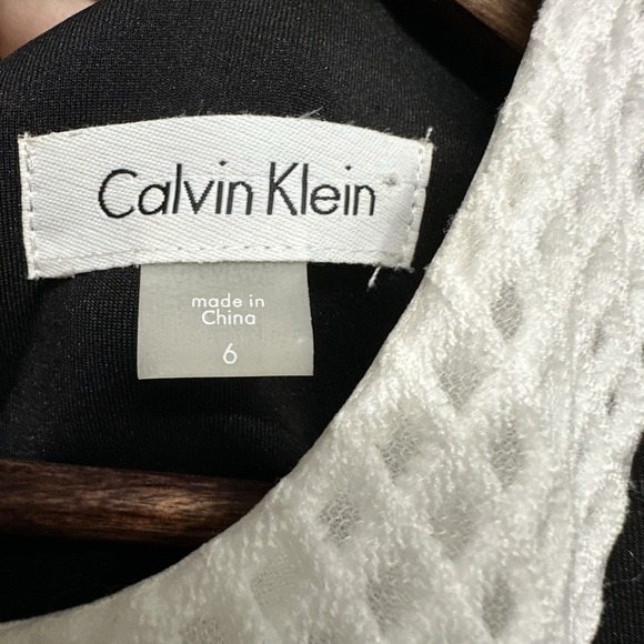 Calvin Klein Women's Size 6 Sleeveless Black & White Color-Block Sheath Dress - Picture 11 of 14
